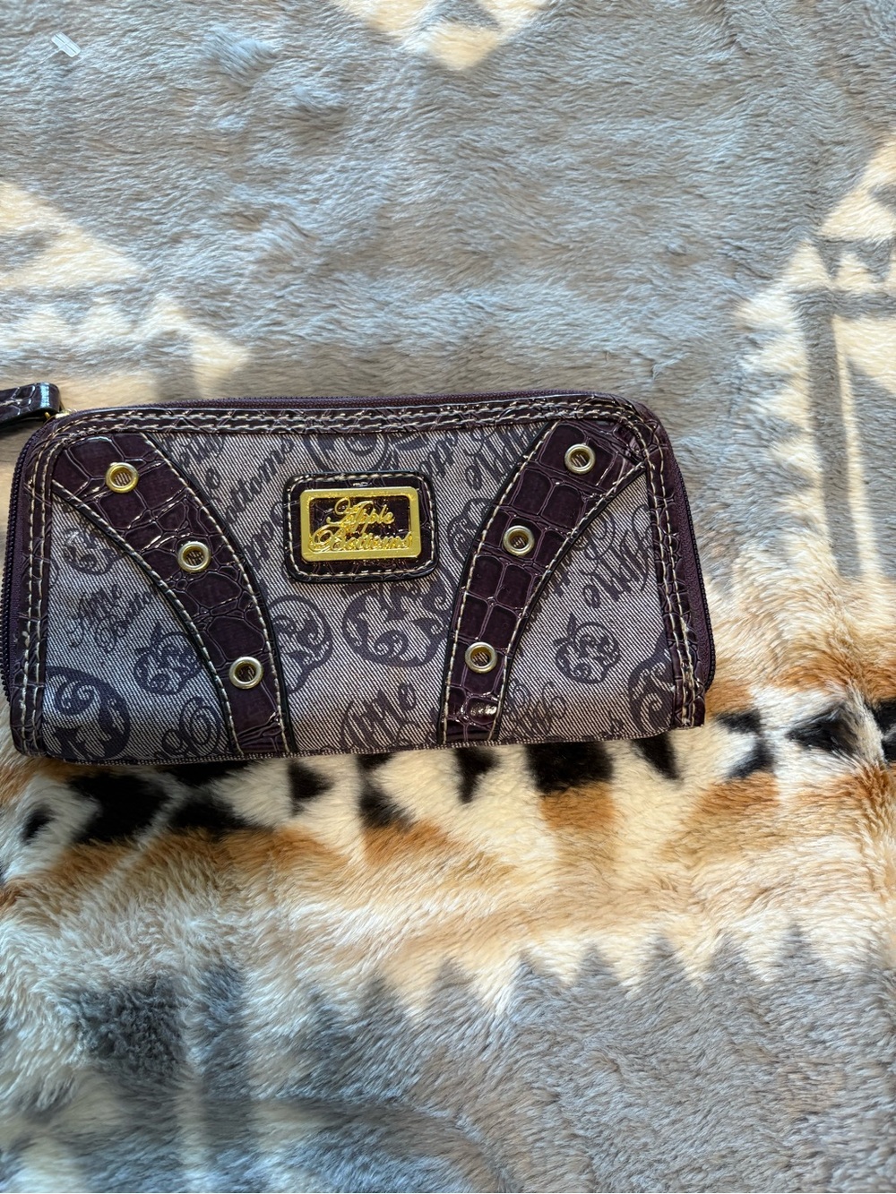 Apple Bottoms Plum Patterned Zip-Around Card Holder with Gold Plaque